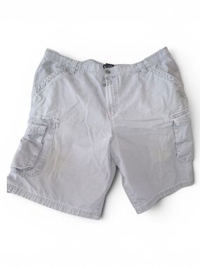 Men's Light Grey Cargo Shorts with Multiple Pockets